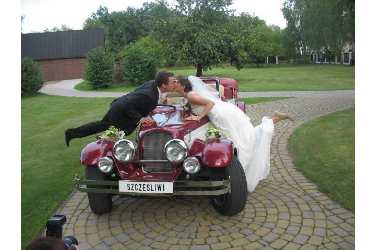 Wyjątkowe auto retro Nestor Baron do ślubu! Limuzyna Austin Princess i Cadillac De Ville na wesele