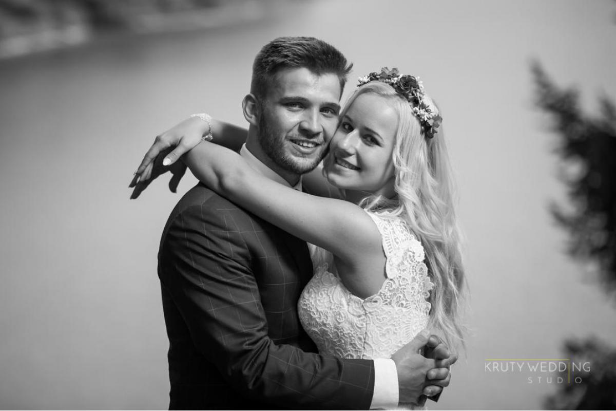 Kruty Wedding Studio - fotografia ślubna i film dla wyjątkowych ludzi.
